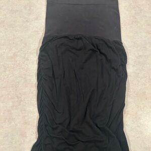 Ingrid & Isabel Classic Black maternity skirt XS